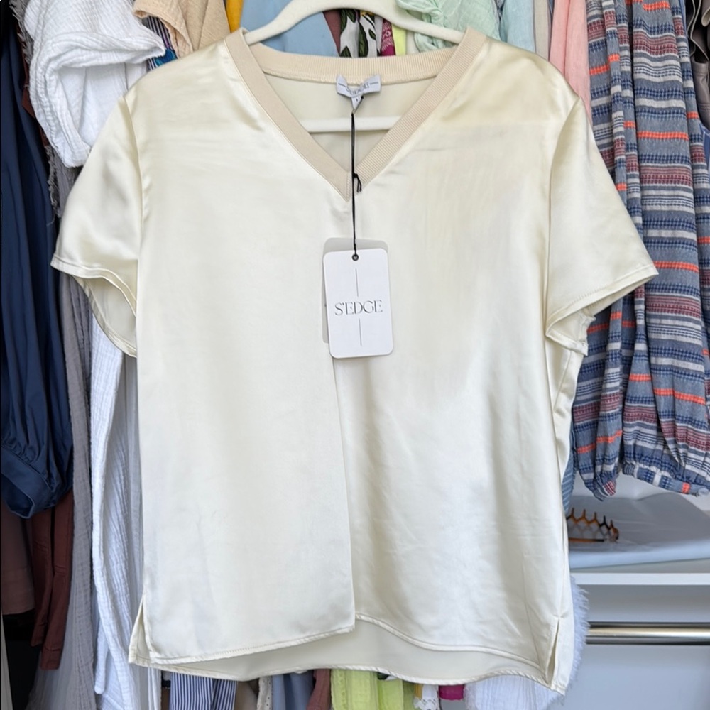 Edge Cream Fitted Blouse
